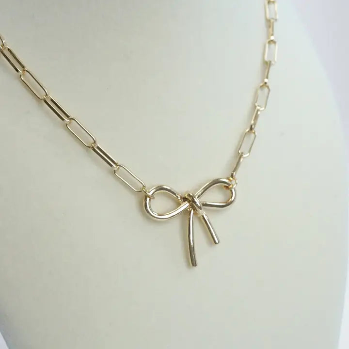 Dainty Bow Paperclip Chain Necklace in Gold